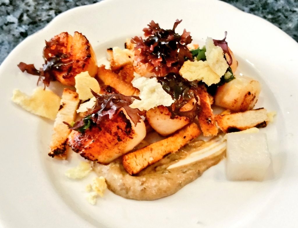 winedanddined's tweet image. Scallops Reuben with toasted rye, seaweed kraut, caraway mustard &amp;amp; comte chips at Bruce's #Greenport #Shellabration