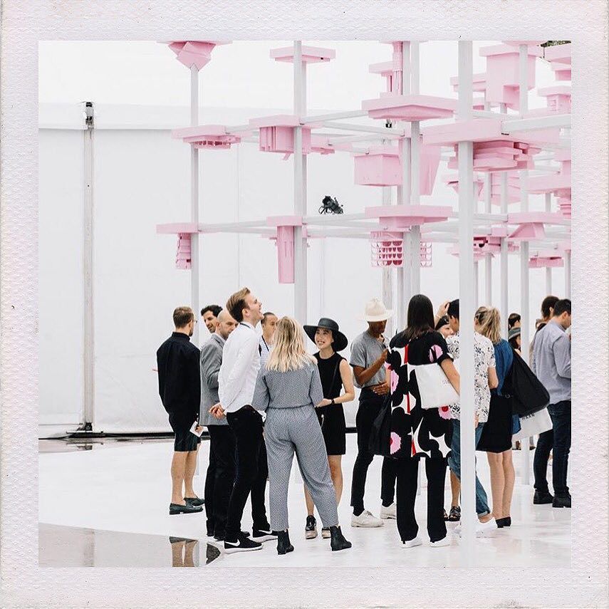 VAJIAJIA's tweet photo. Caught group-gramming at @eggcanvas-hosted @designmiami instameet yesterday #ExploreDesign https://t.co/5nDdesH74z https://t.co/eZnrjzOxBH