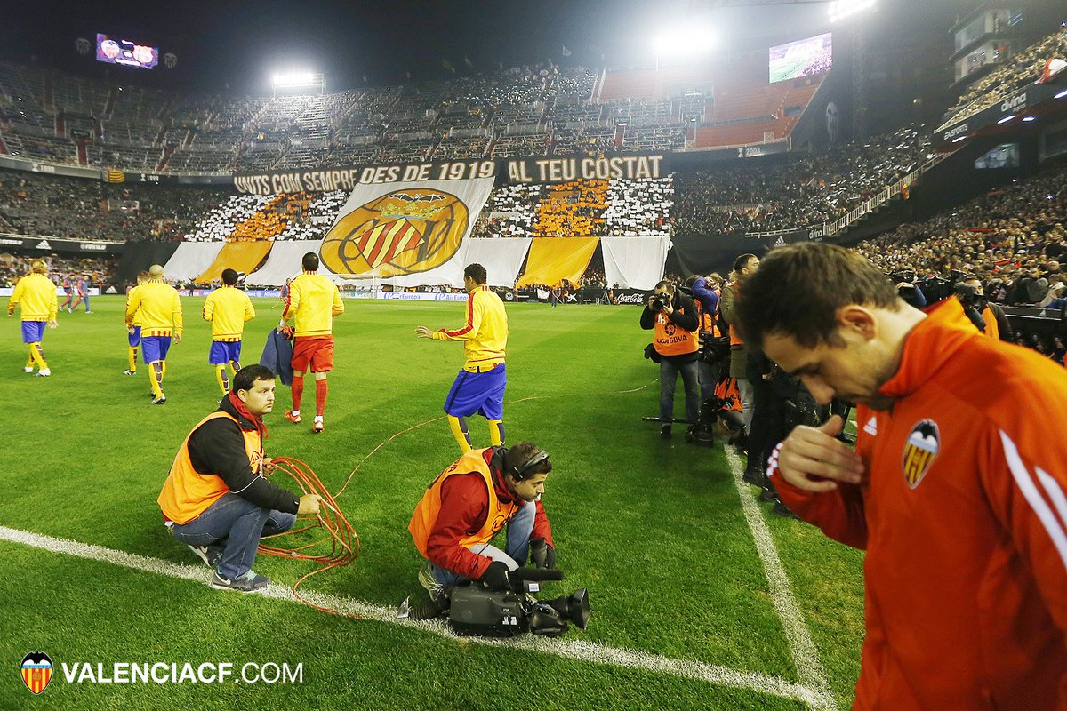 valenciacf's tweet photo. AFICIÓN | Porque el primer paso hacia una noche mágica lo habéis dado vosotros. Gràcies afició! https://t.co/82hFxprPOF