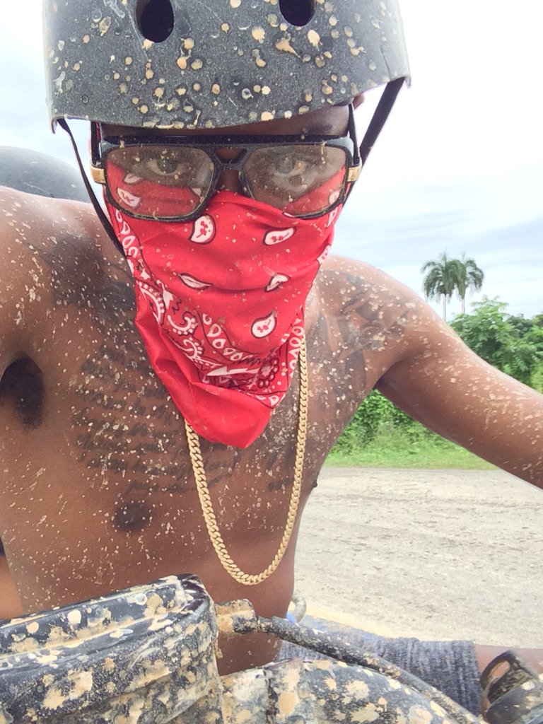Kali2daVeg's tweet photo. Thuggin in Dominican Republic..... #Blessed https://t.co/aViTANgP1U