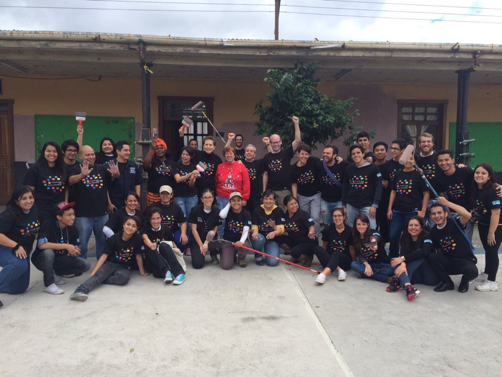 ONUGuatemala's tweet photo. El mundo cambia. ¿Y tú? !Hazte voluntaria y voluntario! #IVD2015 #DIV2015 Lee más aquí --> https://t.co/KhGAr9r8AH https://t.co/QIEQVRqa8z