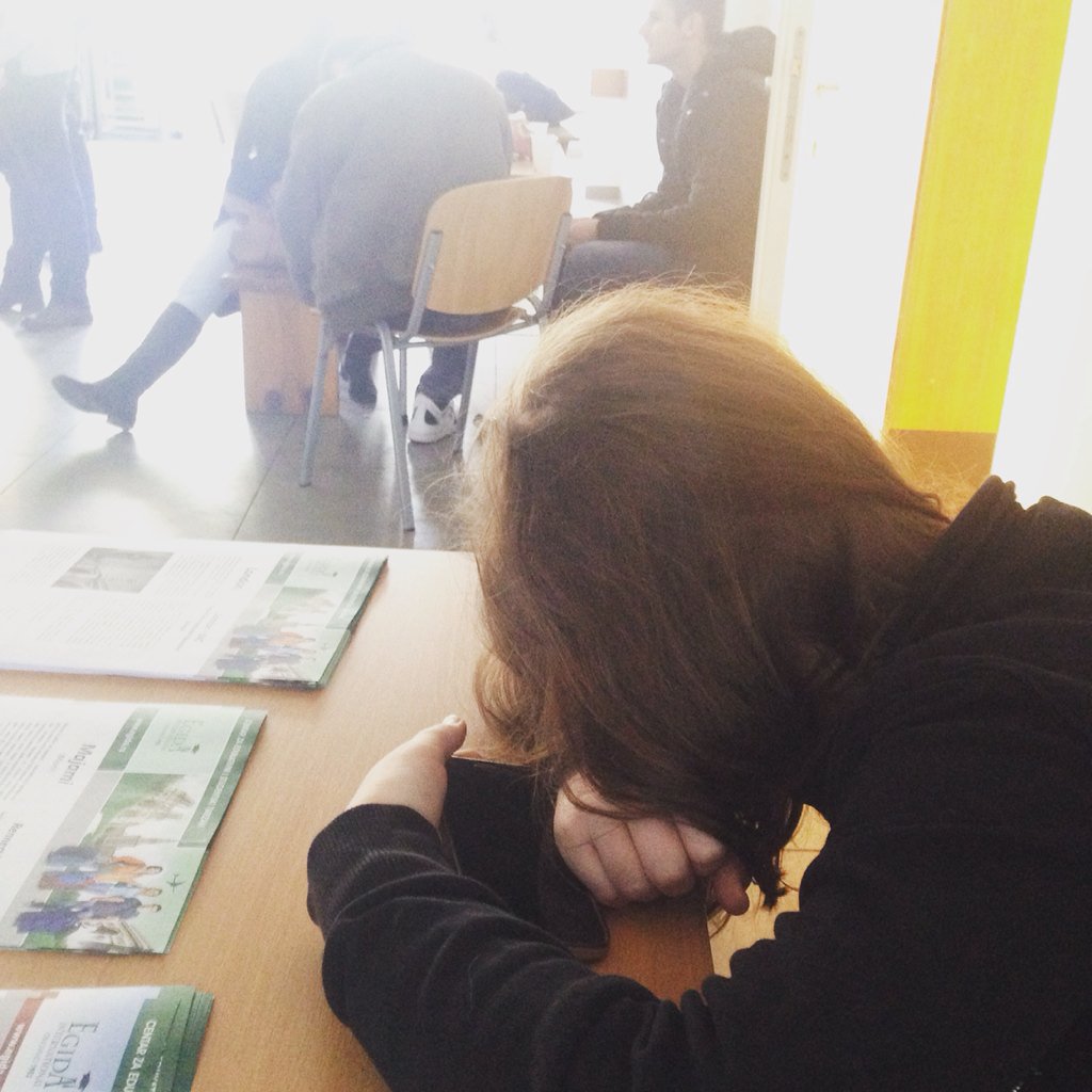 EgidaInt's tweet photo. Egidin pripravnik zabusava na radnom zadatku #spavanjac #sleepatwork #babyintern #internship #praksa https://t.co/ksHfAyV5eA