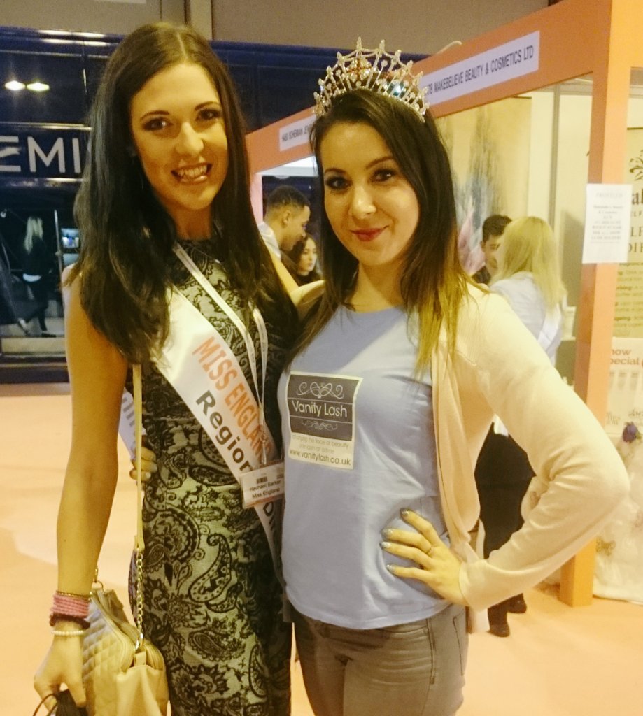 vanitylashuk's tweet photo. @RachaelBarker_ thanks for #crowning me today @ClothesShow! Hope you like your #vanitylash #striplashes! ๐ Hannah x https://t.co/ItZWDVVYr9