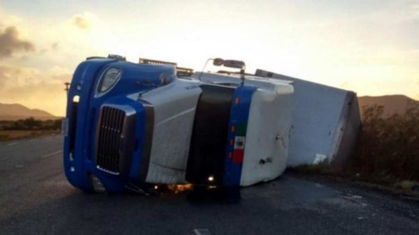 nmasforo's tweet photo. Fuertes vientos afectan Istmo de Tehuantepec 
https://t.co/dAyERC3BWp https://t.co/jaIGkmxeIZ