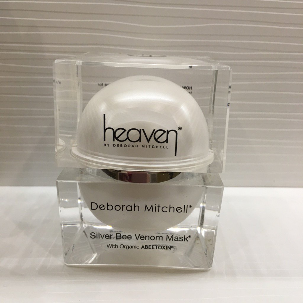 heavenskincare's tweet photo. Just putting a mask on #beevenommask #heaven https://t.co/hmVLYm9Xty
