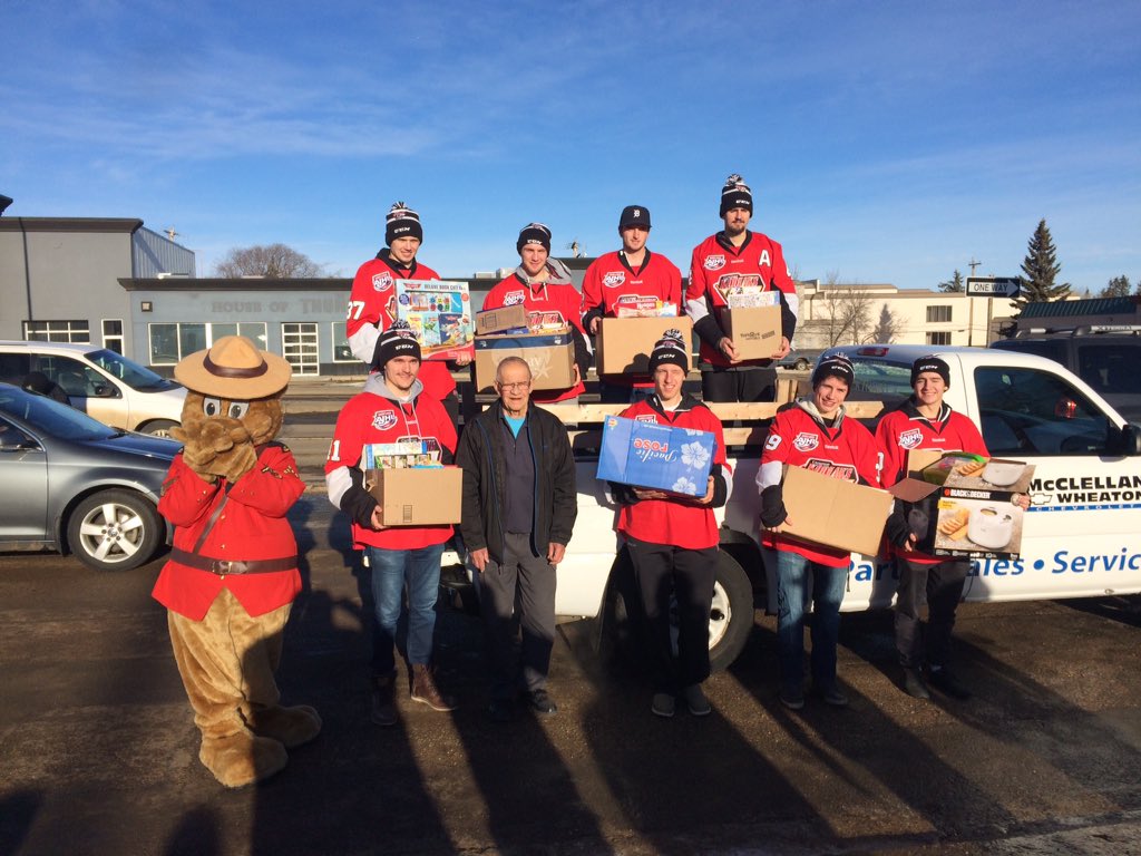NewCountry981's tweet photo. A huge donation from @MWChevrolet needs all @camrosekodiaks hands on deck. #CharityCheckstop https://t.co/sMNAVIPUaT