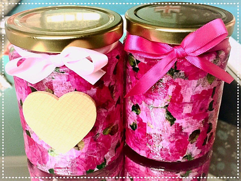 LPmakeup's tweet photo. Are these just the cutest βΊοΈ some sweets inside will finish them off perfectly ππ»π #handmadebyme #lauraanne #gifts https://t.co/lunc8wE0b9