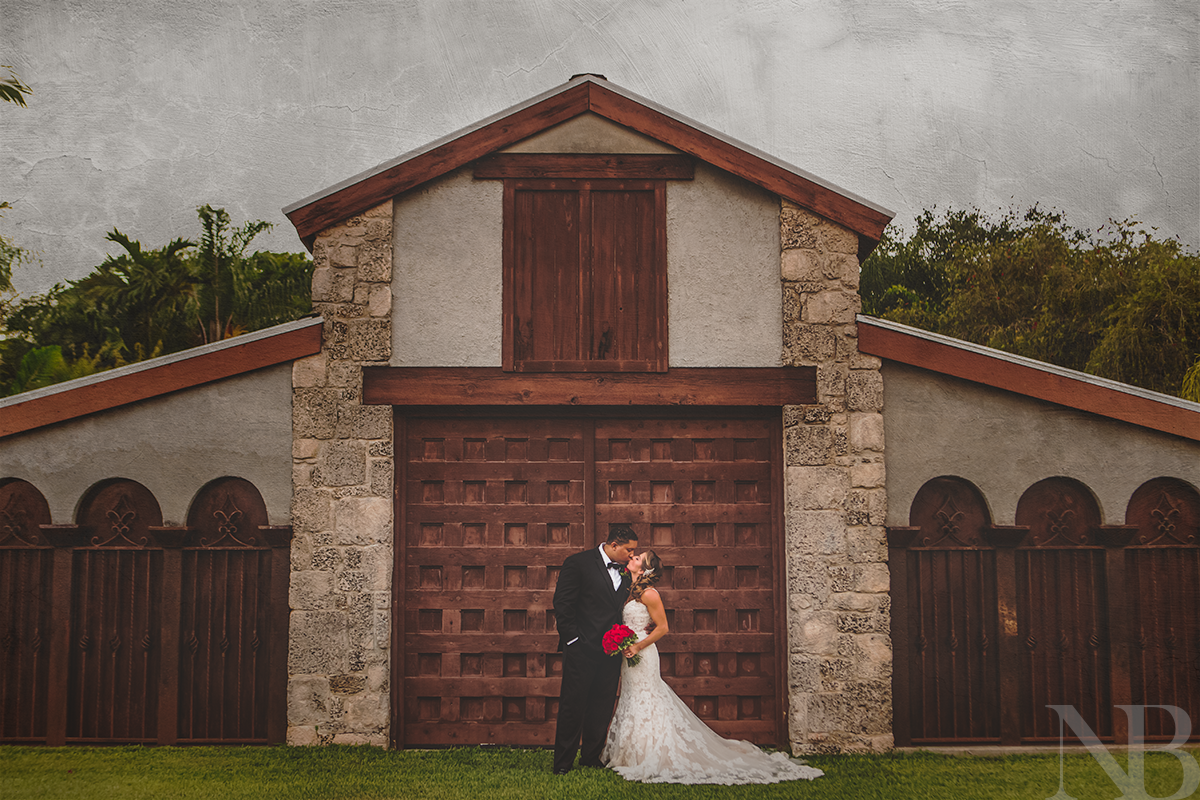 TheCooperEstate's tweet photo. For a timelessly #beautiful and #luxurious #wedding, visit our #venue: #TheCooperEstate! #Miami #OutdoorWedding https://t.co/jLKNicpMXw