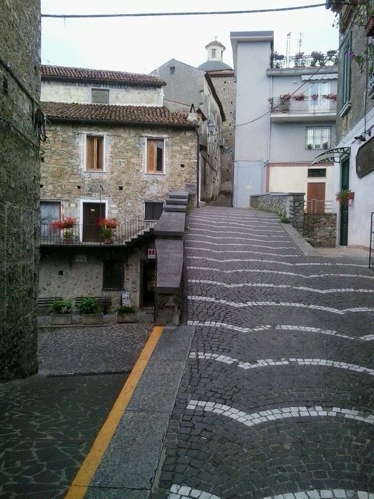 PVibovilla's tweet photo. Vibonati  sa borgo antico https://t.co/wbL67vAwyY