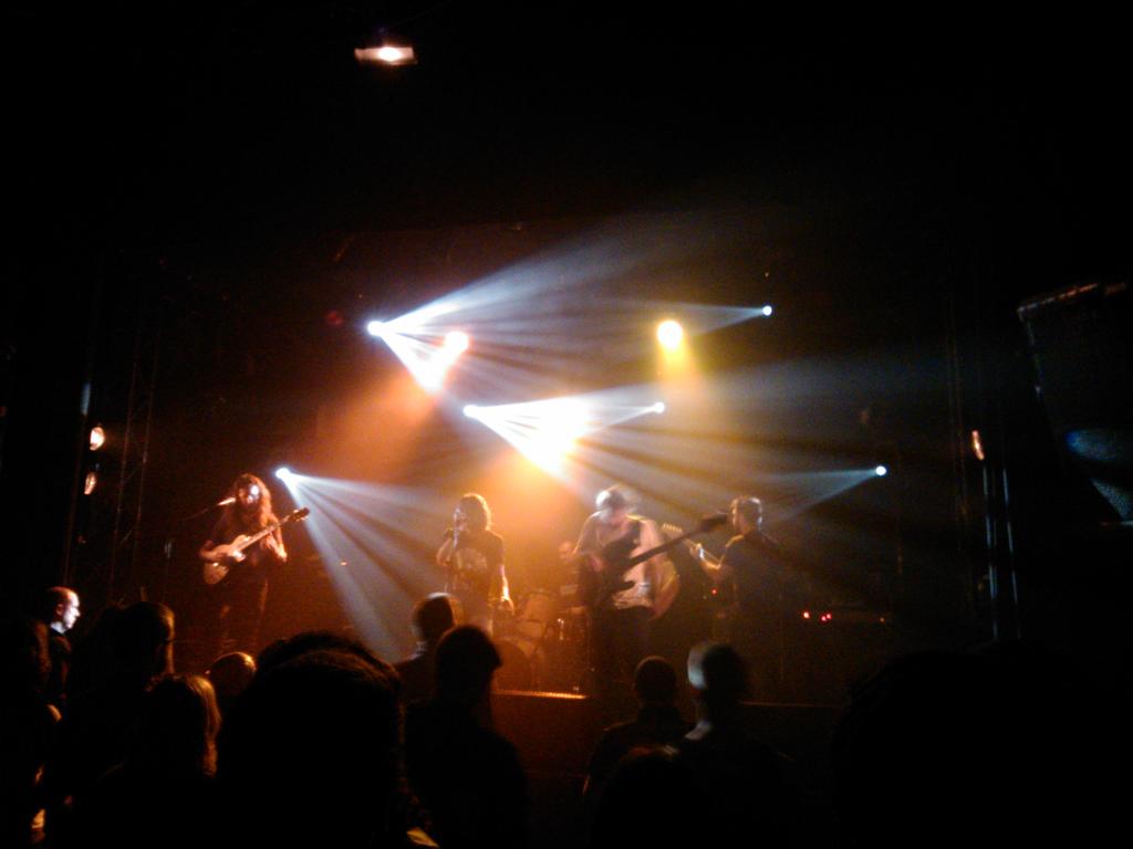 CROM_asso's tweet photo. #muezli @LeFerrailleur ça bûche sévère #NantesMetalFest #stoner #NMF2015 https://t.co/MFbGpZpWcs