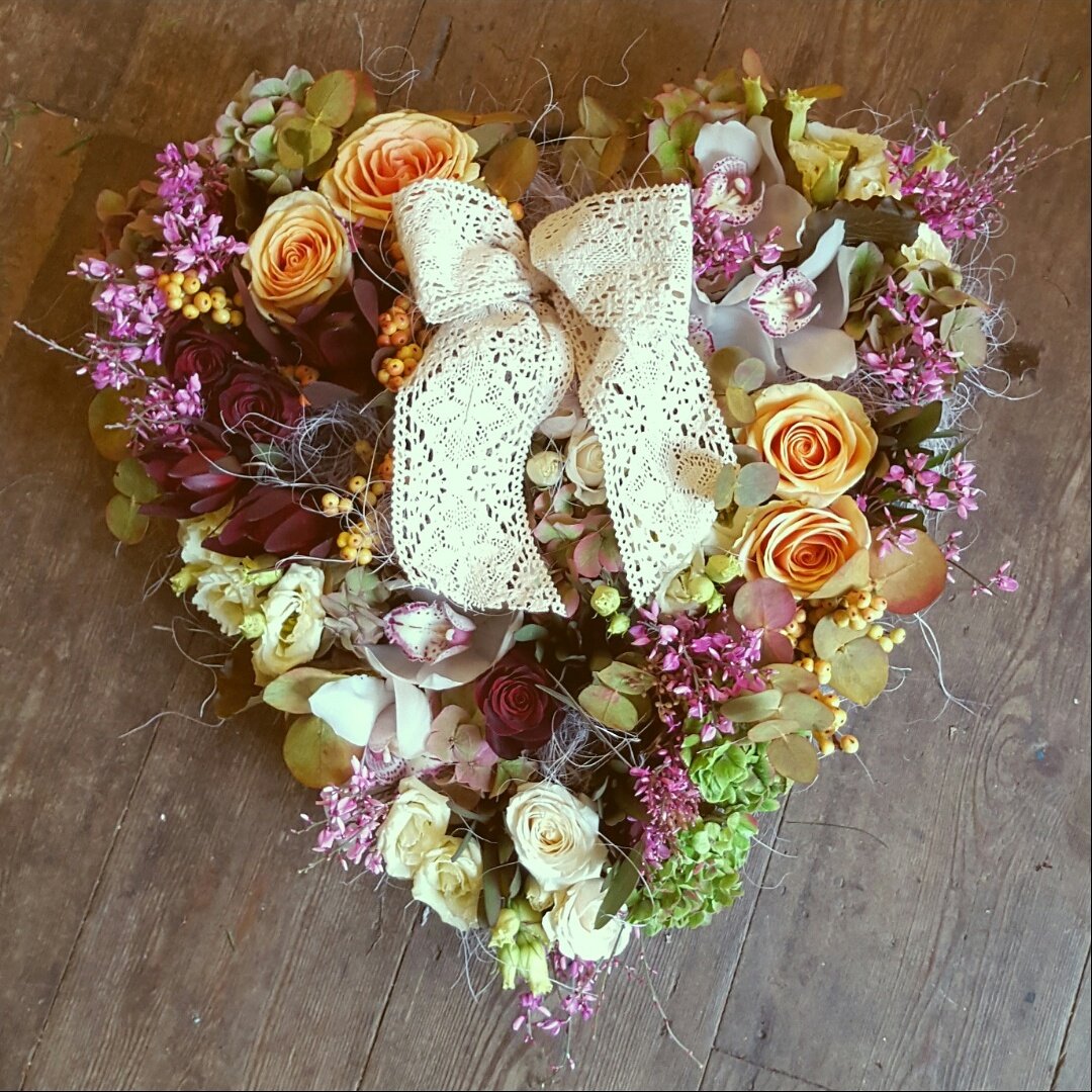Looooveeeee this created today #love #vintage #norwich #florist #pastel #glamorous