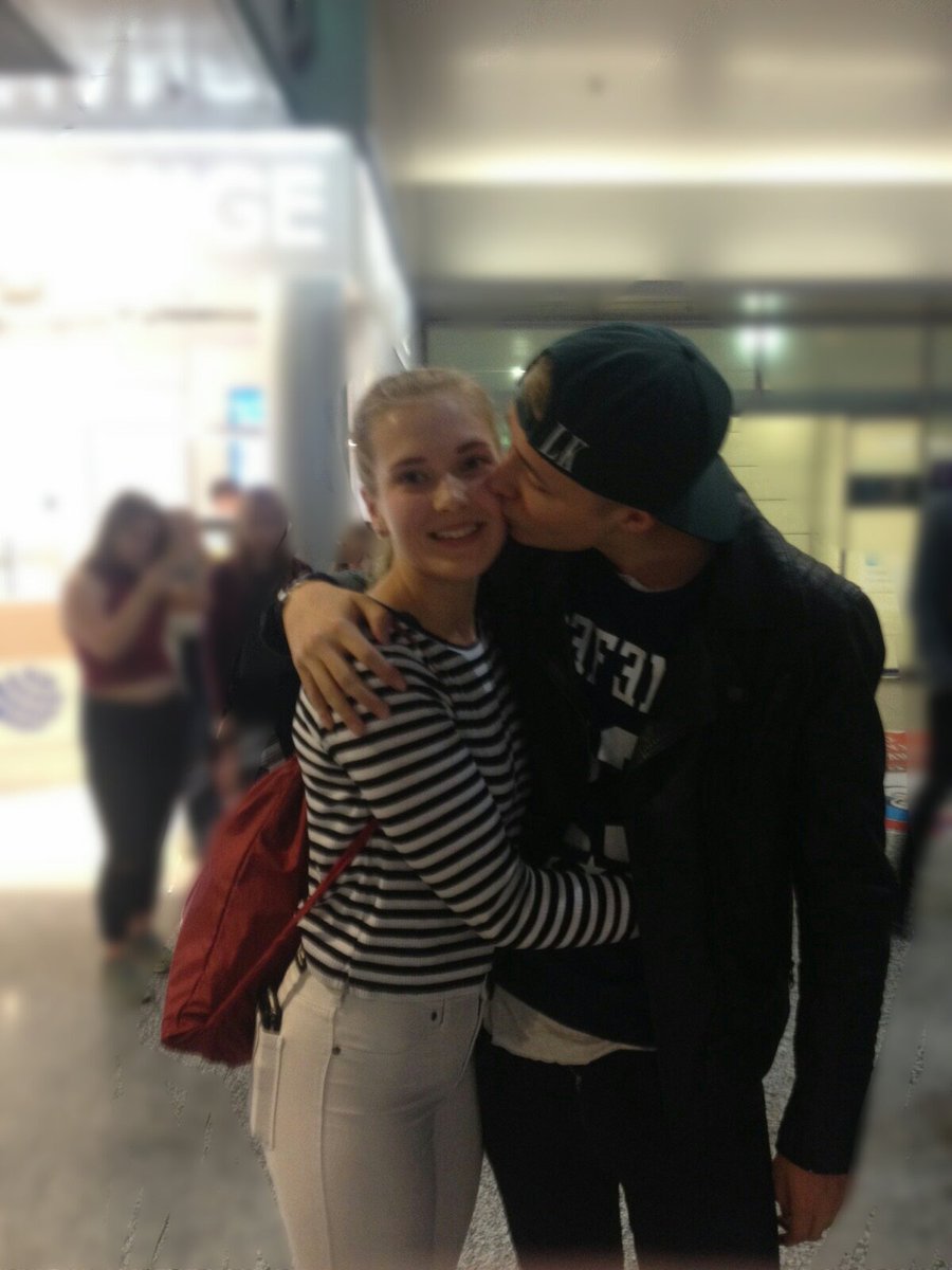 roosaainomaria's tweet photo. finally dream come true ❤ @IsacElliot #IsacElliot https://t.co/WFzZOXi4aP