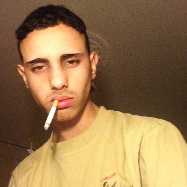 OFFGLOSS's tweet image. me aburria