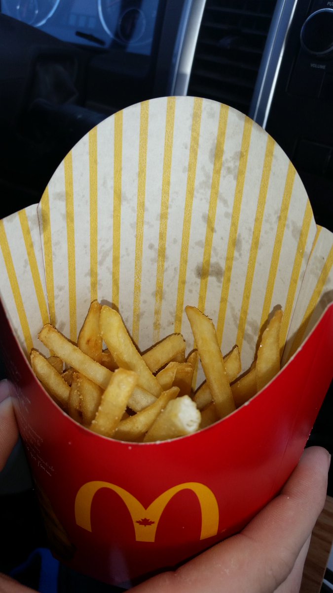 ncarr3554's tweet photo. @McDonalds large fries are getting skimpy these days #melville #majormac https://t.co/UtkS9y81OW