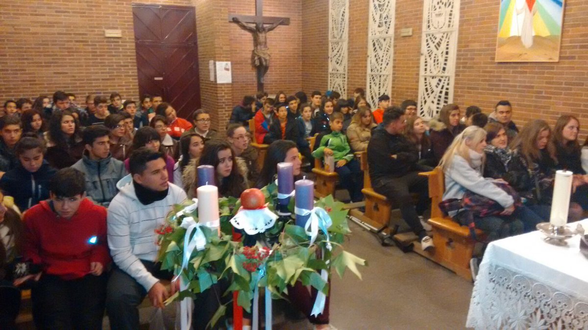 CJLasNaves's tweet photo. Hoy hemos acabado la actividad solidaria en la parroquia entregando la comida comprada entre todos para Cáritas https://t.co/MuZr4kWpgr