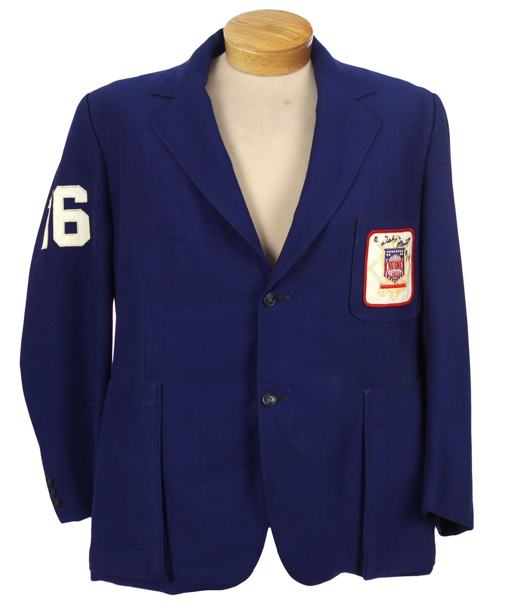 Super70sSports's tweet photo. Nothing adds pizzazz to your holiday wardrobe like a 1970s National League umpire blazer. Pass the eggnog! https://t.co/YuSIcpTIMo
