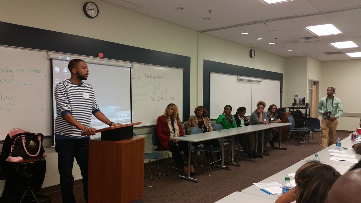 DarshunKendrick's tweet photo. Groups present their proposed legislation. So much positive support for my 1st Legislative Hack-a-thon. #GGAHack15 https://t.co/ZyxwJuv4OE