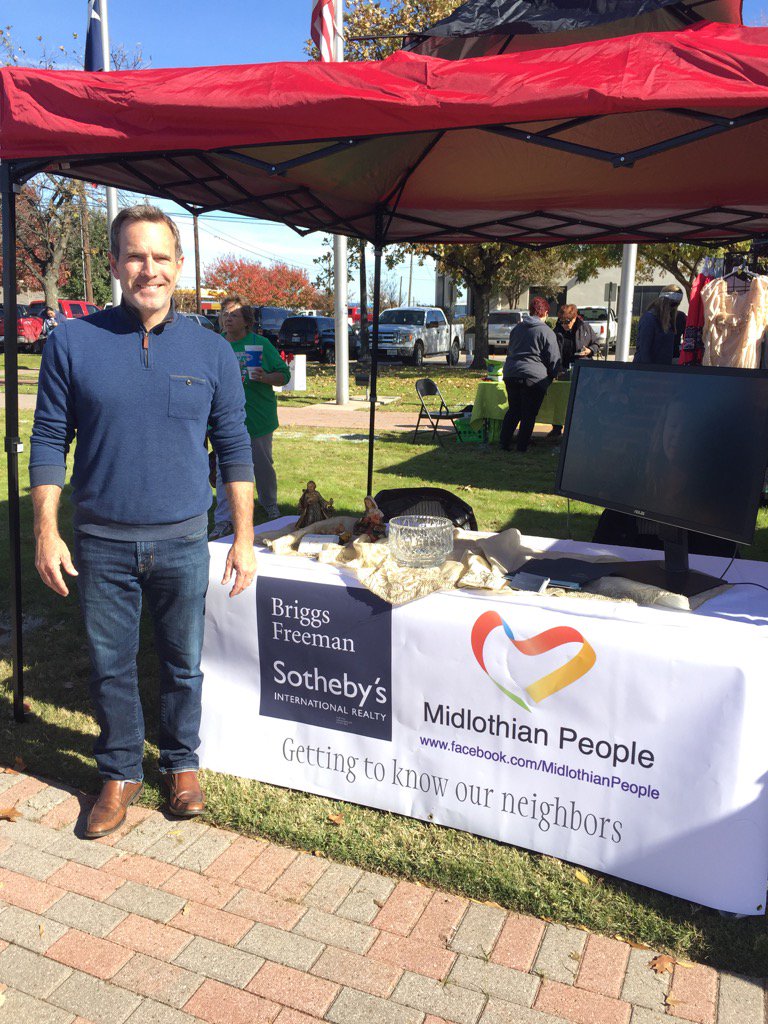 Southern Star Christmas Festival. Love our community. #midlothian #midlopeople #mannahouse #briggsfreeman