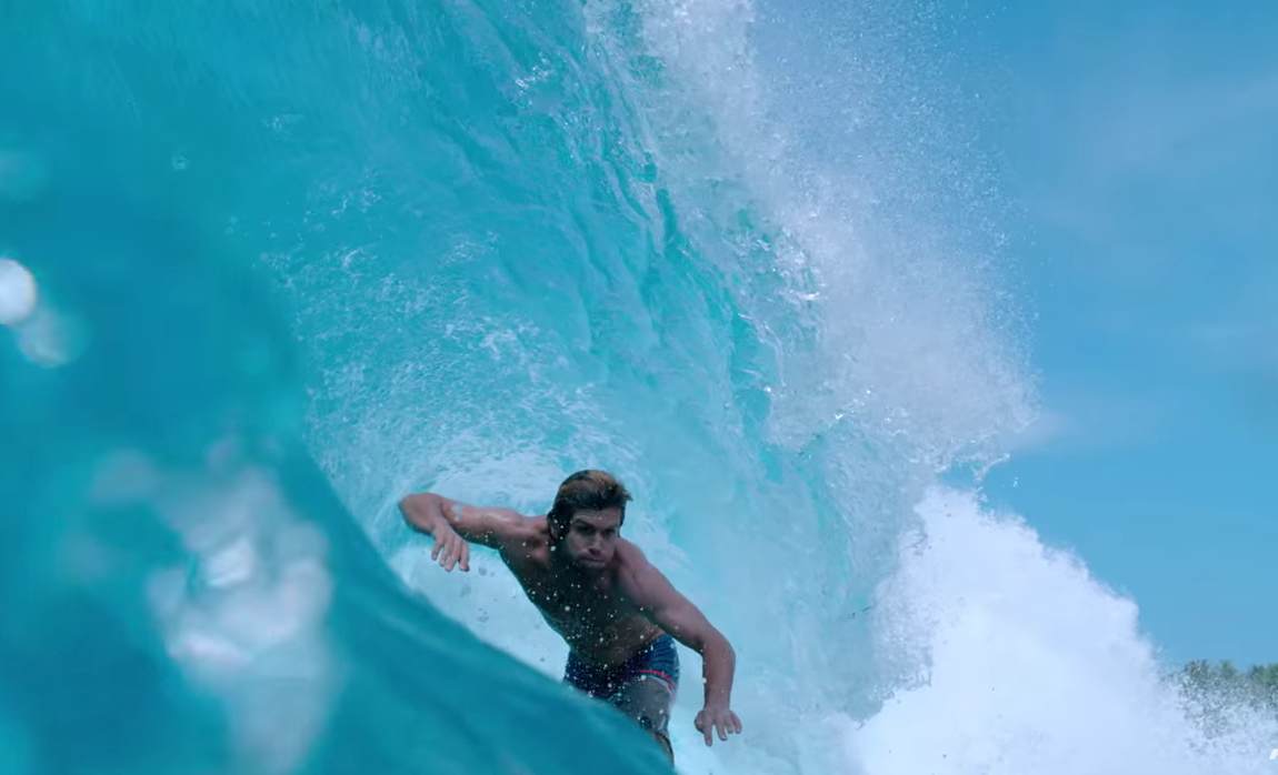 Surfer's tweet photo. Ripping, shredding, and tearing the Internet, one pixel at a time. #ThisWeekInWebclips https://t.co/5iOAgXU7c0 https://t.co/XW1Y72JEZD