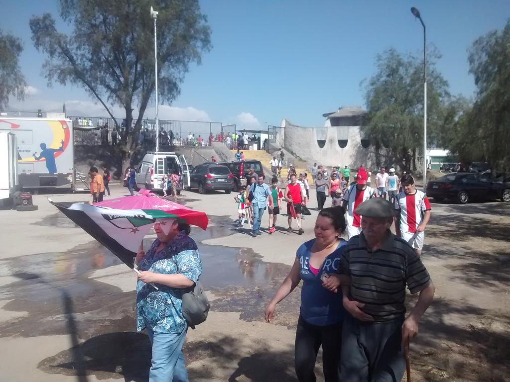 HECTORGFLORESS's tweet image. Fuga masiva de hinchas de la cisterna el calor supera el mal partido @AlAireLibre @biobiodeportes