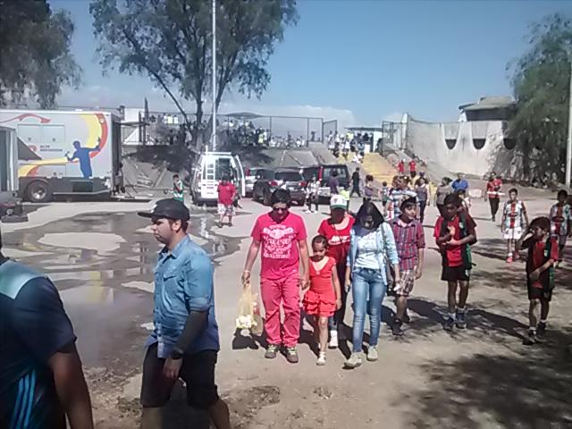 HECTORGFLORESS's tweet image. Fuga masiva de hinchas de la cisterna el calor supera el mal partido @AlAireLibre @biobiodeportes