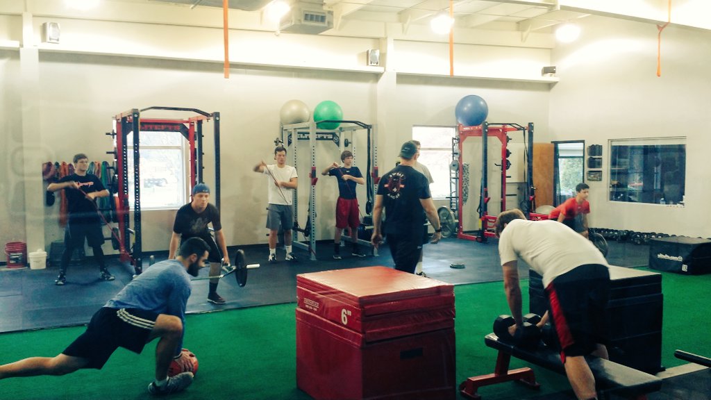 CoreLouisville's tweet photo. Saturday morning training at CORE
#muaythai #Kickboxing #bjj #jiujitsu https://t.co/uxXxM9CED4