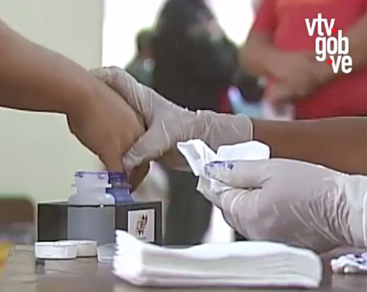 VTVcanal8's tweet photo. #Videovtv | La masificación de los centros de votación garantiza el derecho al sufragio ► https://t.co/sNNTECbnFl https://t.co/xlsSugfdju