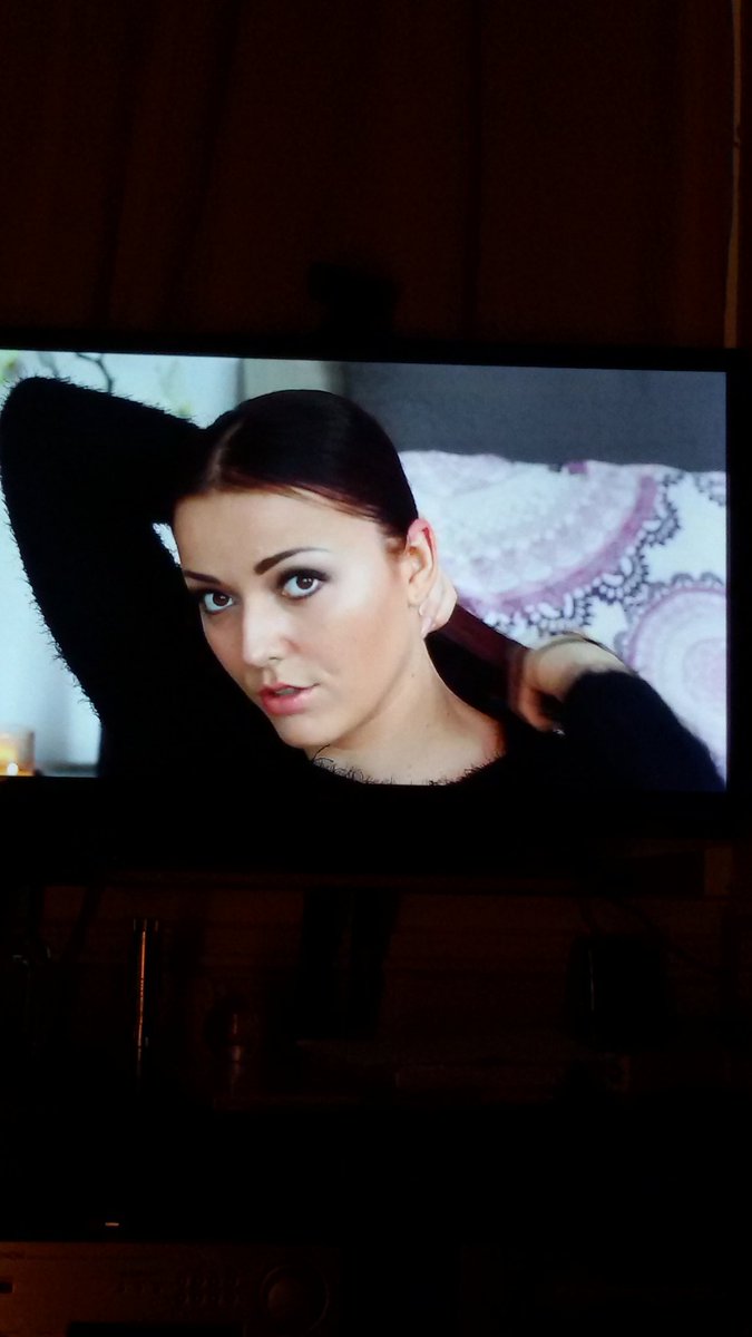 theatra's tweet photo. Yeah, @maschaa fullscreen op de tv met chromecast. Dank u Sinterklaasje😊 https://t.co/LikmwNtNAJ