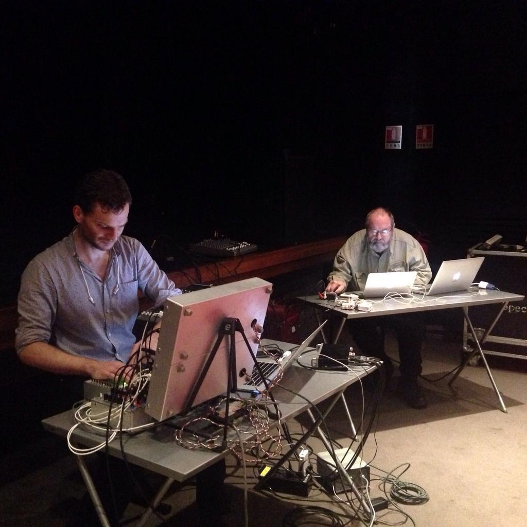 nfrequencias's tweet photo. Passagem de som do Phill Niblock e do Thomas Ankersmit. O show começa daqui hâ pouquinho. #nf2015 https://t.co/fp8ndOKGbJ