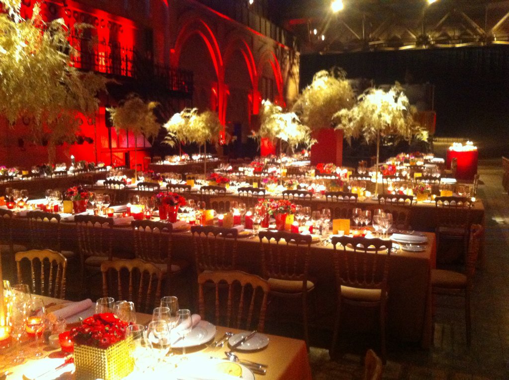 laBrugeoise's tweet photo. Topsetting voor huwelijksfeest #proficiat #caroline&amp;thomas #trouwen #brugge https://t.co/CVddtHUUcJ