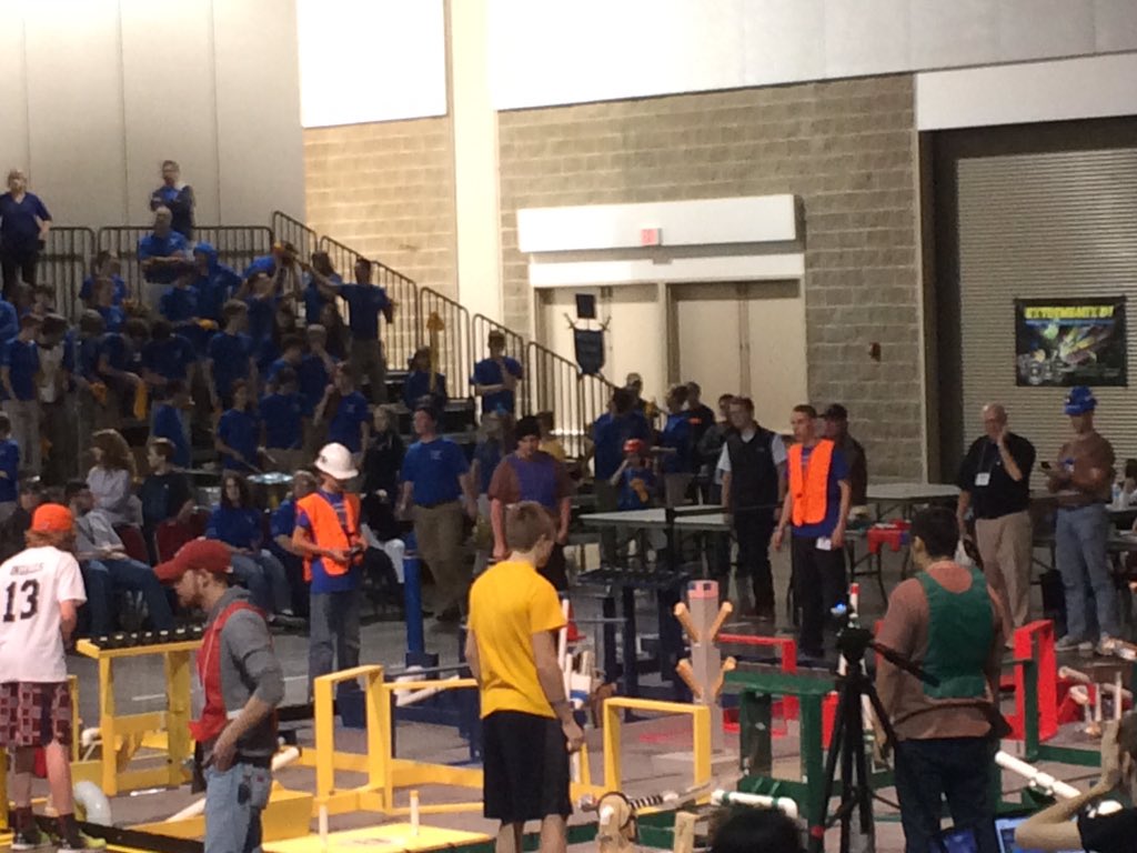 PCARobotics's tweet image. Driver Jeremy and Spotter Andrew in Round 4 of semis! #paydirt2015 #letsgopca #round4