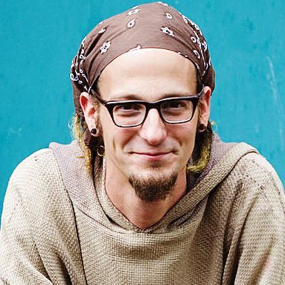 JonathanMerritt's tweet photo. "The Jesus I worship did not carry a gun. He carried a cross," says @ShaneClaiborne https://t.co/bkN7QAW94t https://t.co/lu0kA4s8on