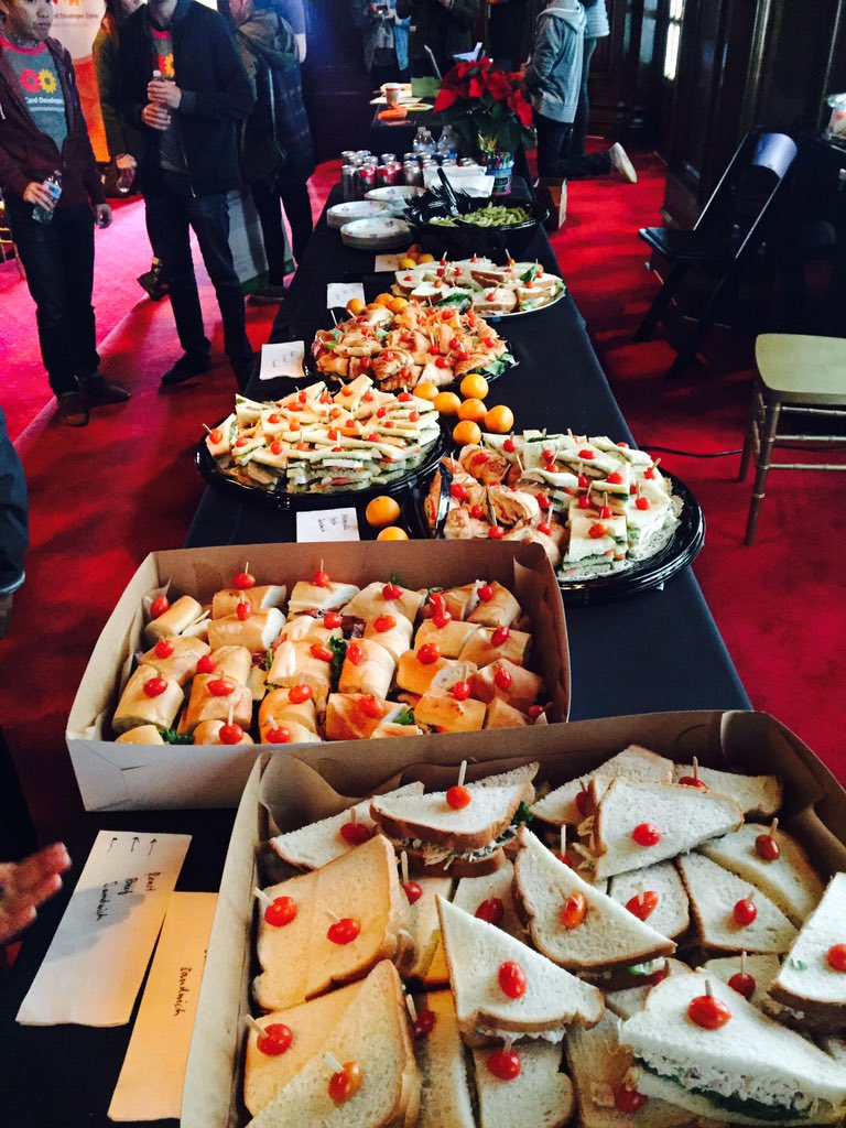 MastercardNews's tweet image. Lunch of champions #MastersofCode finalists snack and hack