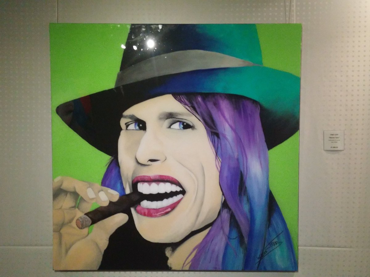 AdamEntity's tweet image. Many amazing celebrities at BodyTek Wynwood show casing art by Trey Opp.