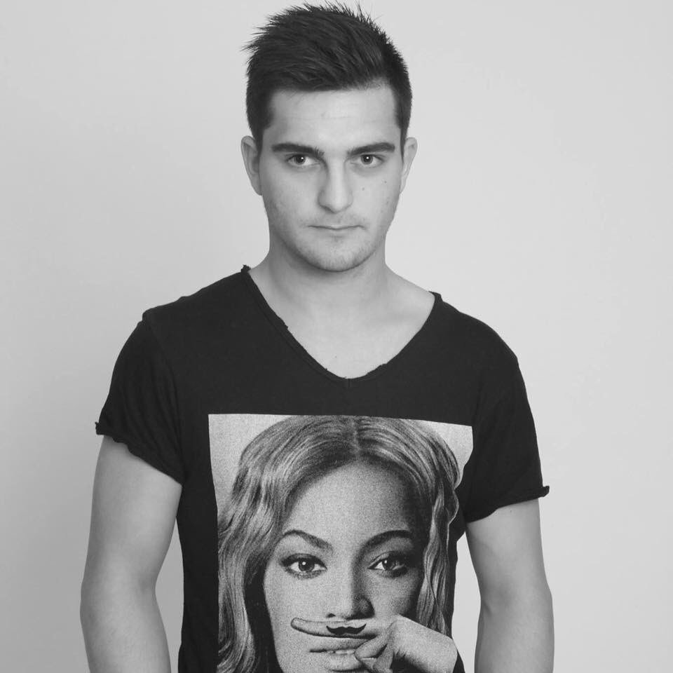 VincentMaleaOff's tweet photo. Photoshoot https://t.co/ZMuRU2t6Ej