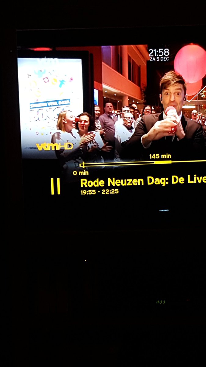 zinon_caleb's tweet photo. Reclame voor #jimmobile #seriusveeldata @JIMMobile @VTM https://t.co/epqWwnW1wM