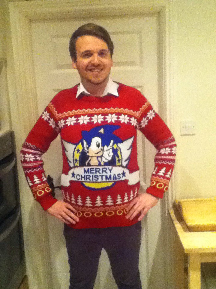 RichyGSmith's tweet photo. @NumskullDesigns loving the @sonic_hedgehog Xmas jumper ❤Cheers and Happy Holidays! https://t.co/EpkuVQ3X42