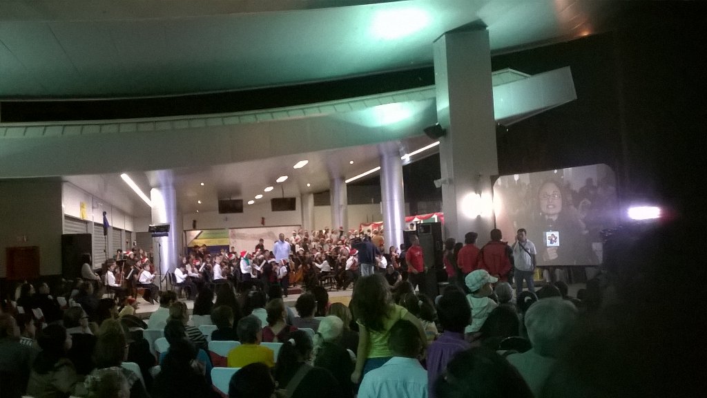 Inicia la transmision nacional por <a href="/VTVcanal8/">VTV CANAL 8</a> !! Encendido de la cruz de la montaña #merida