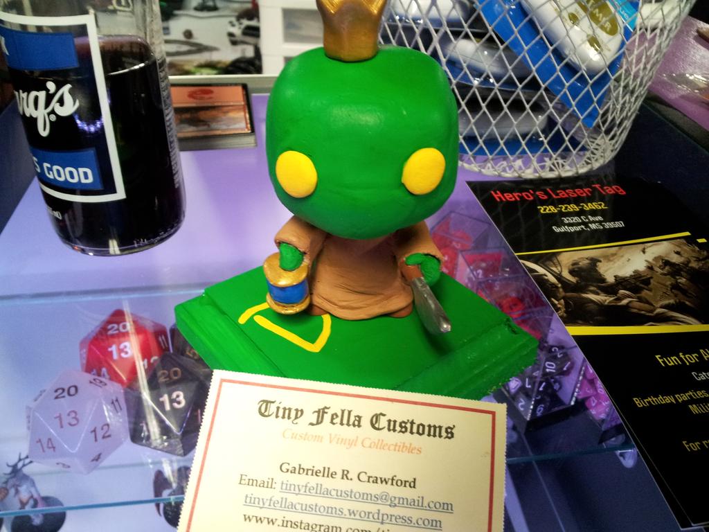 Tiny_Fella's tweet photo. #TinyFellaCustoms is doing a #FinalFantasy line to be sold exclusively locally at #DarkKnightGaming! #PopVinyl https://t.co/PINjoVSKb9