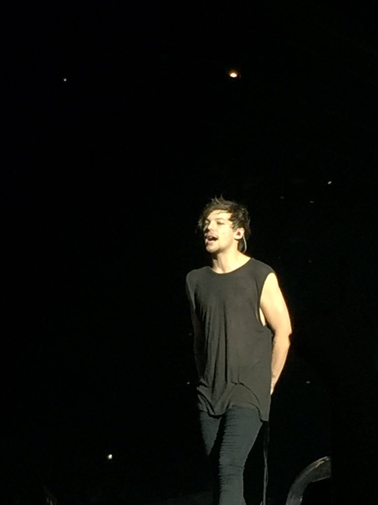 vaporftcalum's tweet photo. I MISS THIS SO MUCHRIEOW #rememberotraphilly #rememberotratour https://t.co/UFae9oKw61