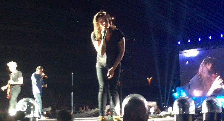 vaporftcalum's tweet photo. I MISS THIS SO MUCHRIEOW #rememberotraphilly #rememberotratour https://t.co/UFae9oKw61