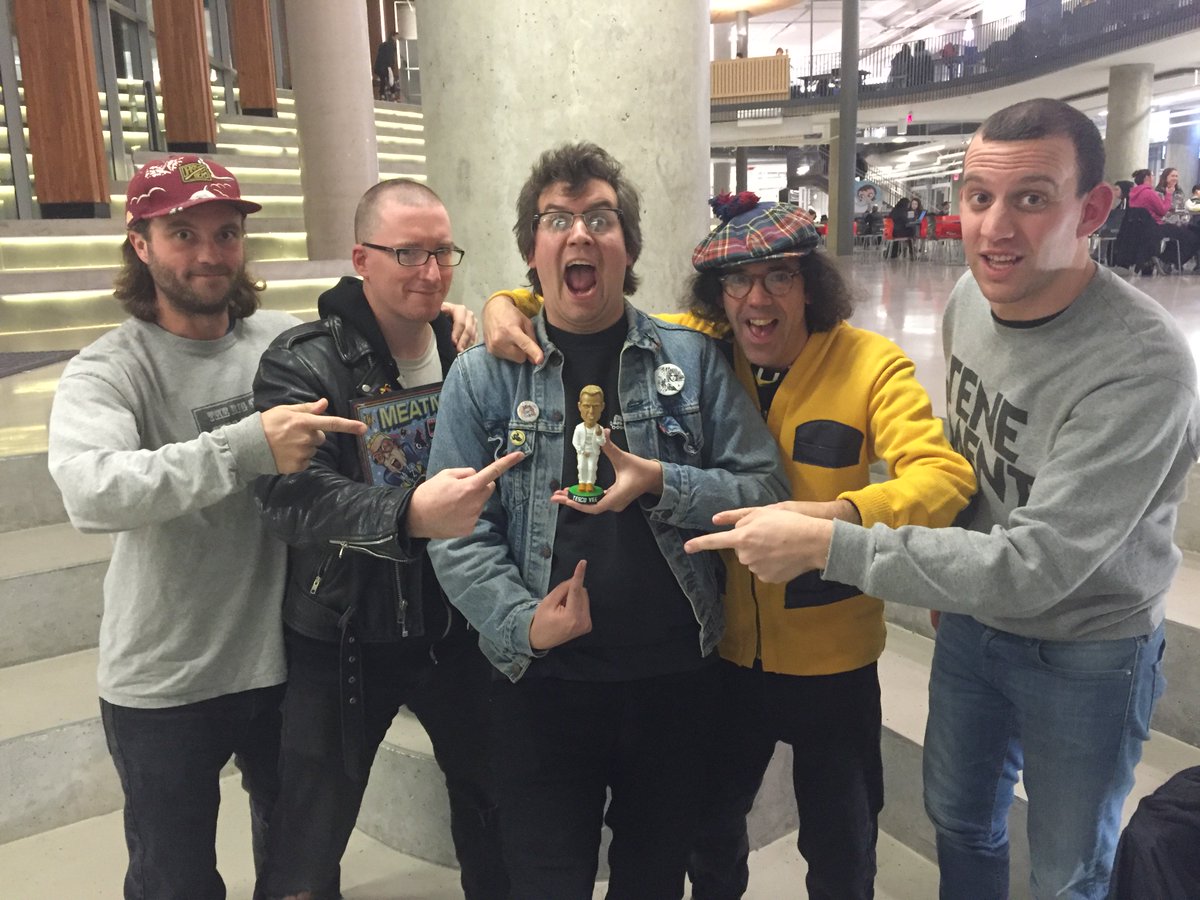 Here's my interview with Nightbirds from my radio show/podcast yesterday nardwuar.com/rad/nardwuar-v… Doot doo!