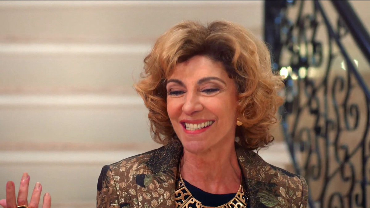 GloboNews's tweet photo. Marília Pêra fez participação no filme 'Tô Ryca', que estreia em 2016. Veja a cena inédita: https://t.co/ou739A1O3q https://t.co/FZI867A0YS