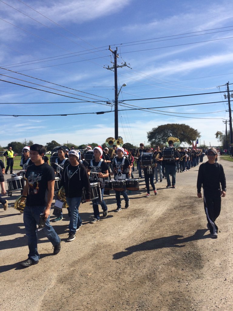 ECHShornets's tweet photo. Elmendorf Christmas Parade 2015 #ECHSstrong #ECHSband #HornetPride https://t.co/ZrM2qqLK4x
