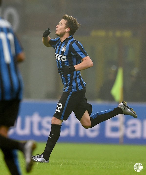 Inter_id's tweet photo. Selebrasi Adem #Ljajic setelah mencetak gol tendangan bebas pada #InterGenoa... https://t.co/NHrWMdviir