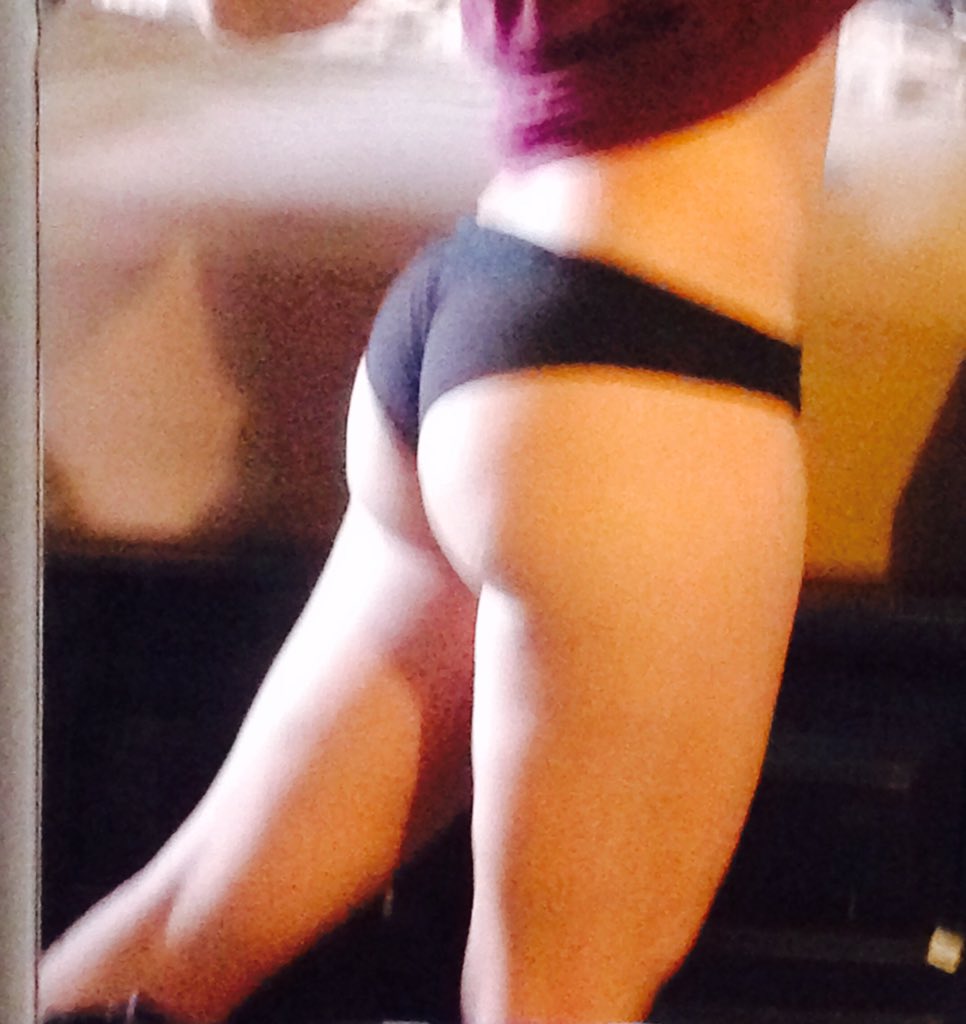 justfun3333's tweet photo. Got a sexy selfie sent to me from the lady today showing me what I'm missing while at work https://t.co/XbMD3gjMww