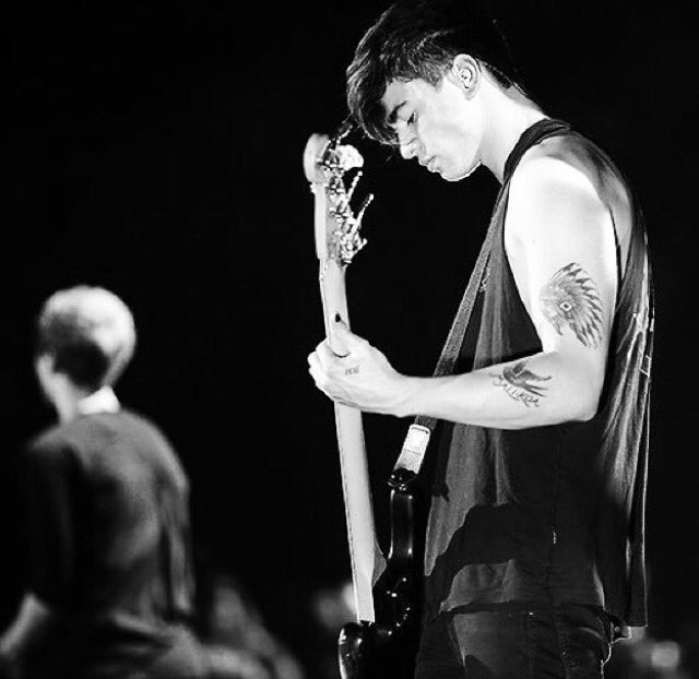 Mrs_5sos_'s tweet photo. #MTVStars 5 Seconds Of Summer https://t.co/jz7YC56i2o