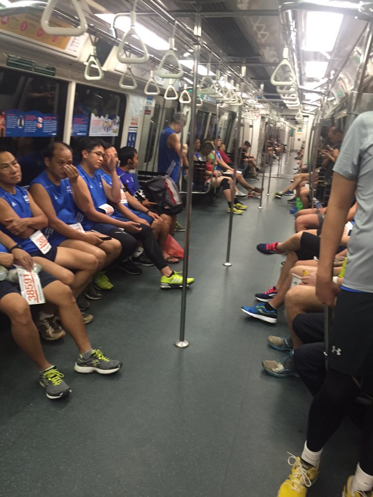 MartinHampson's tweet photo. Train full of runners #SCMS2015 https://t.co/fN45QnUJ4p