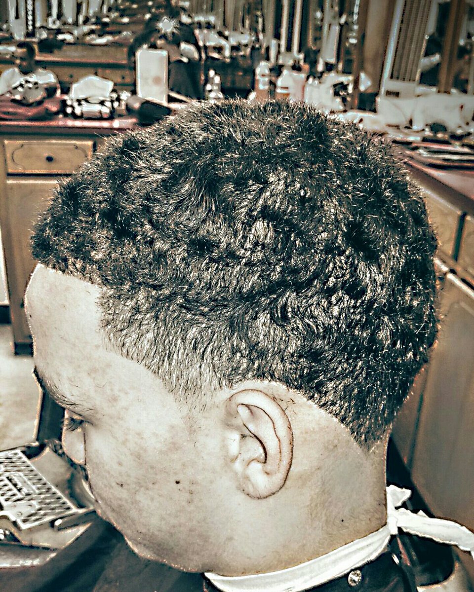 AnointedBarber's tweet photo. 💈Blessed cuts=Fresh cuts💈 https://t.co/VuSqLSyv97