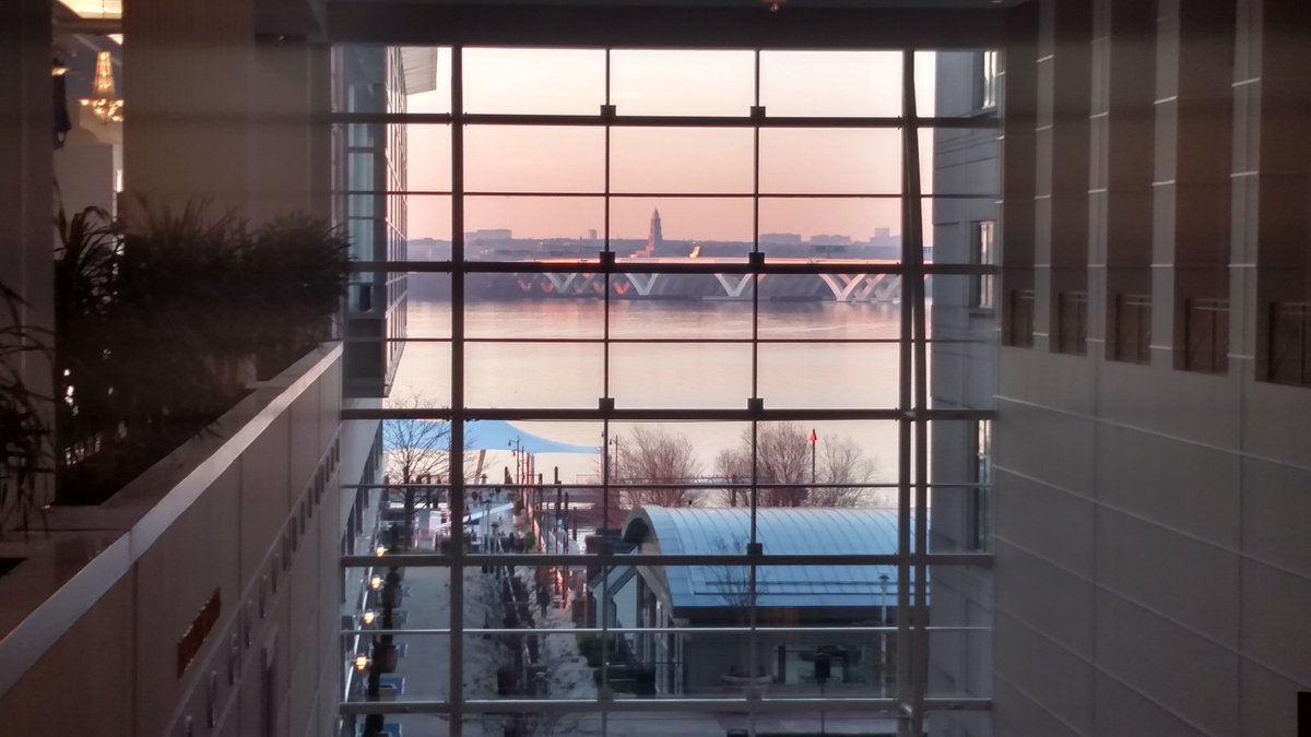 JaneneG's tweet image. Closing up the 1st preconference day at #LearnFwd15. On your way? Get ready for these beautiful views.